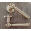 Дверна ручка STILE TUKA R 7S ST матова латунь GOLD SATIN(тонка розетка)