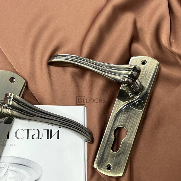 Ручки на планці Imperial ZN Verona 62 mm AB - бронза
